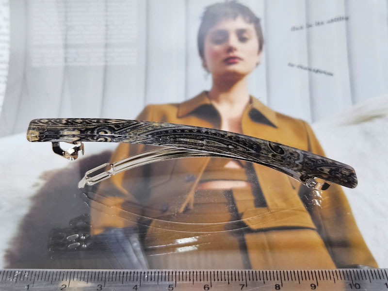 Заколка 1477001600031: цена 115 рублей.