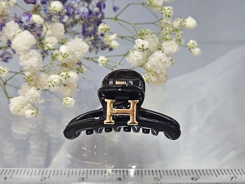 Заколка 1743001600327: цена 100 рублей.