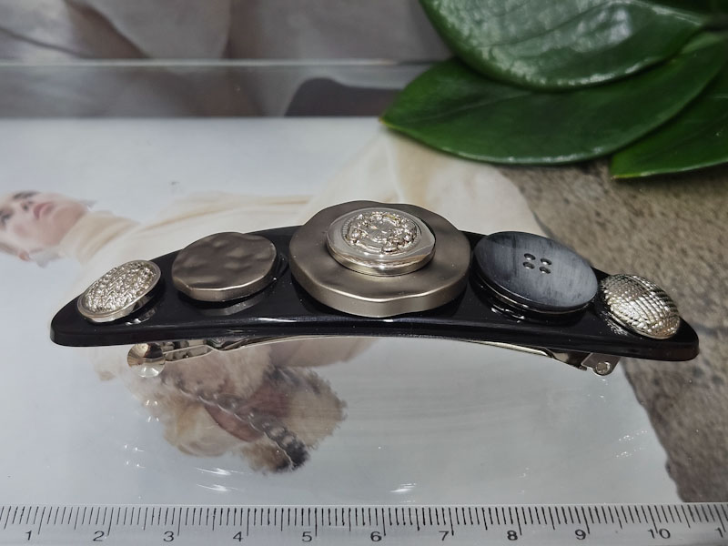 Заколка 1061001600193: цена 430 рублей.