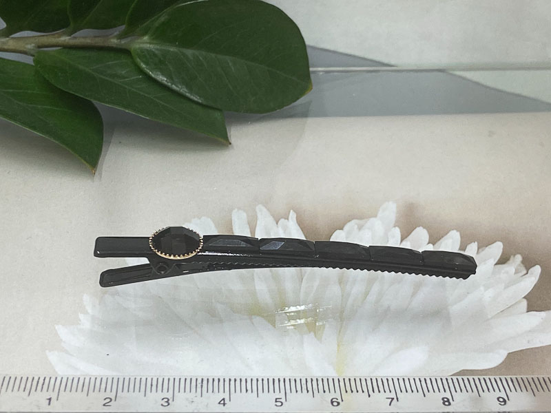 Заколка 1031001600745: цена 165 рублей.