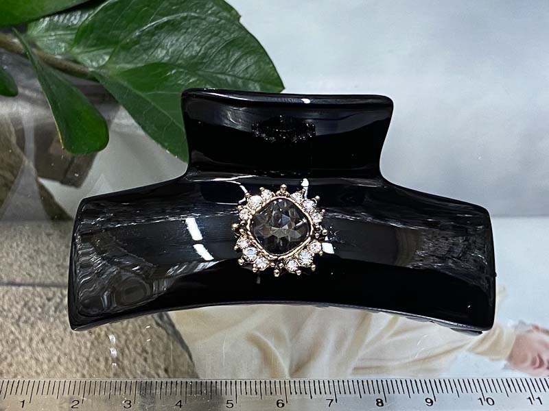 Заколка 1103001600091: цена 330 рублей.