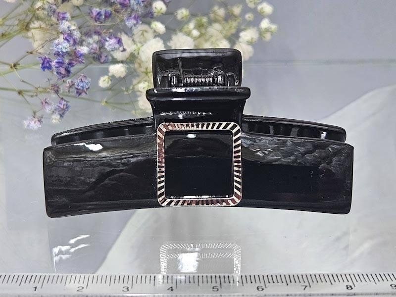 Заколка 1915001601431: цена 330 рублей.