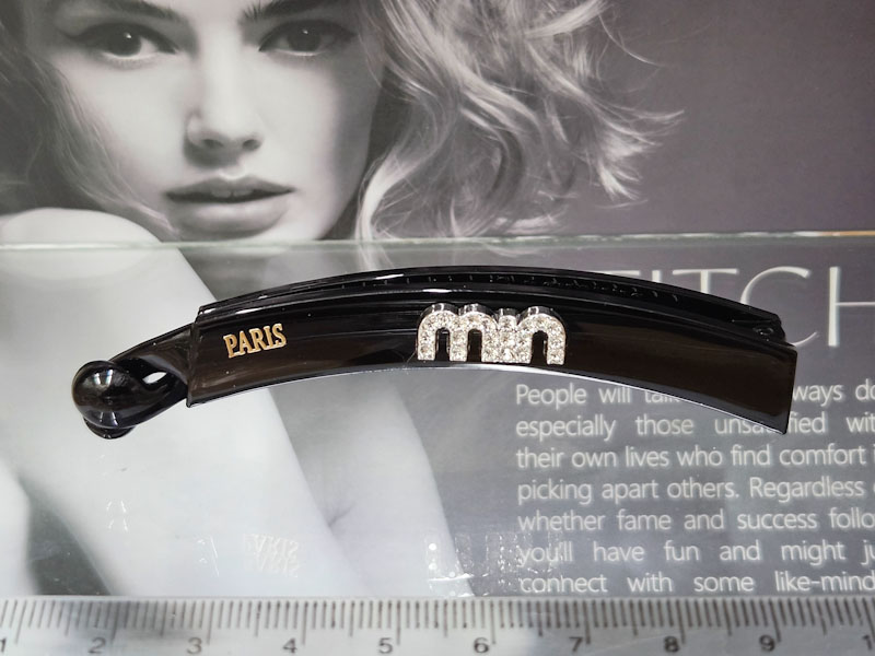 Заколка 1866001600675: цена 200 рублей.