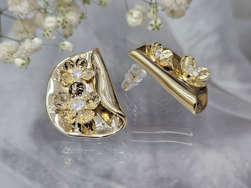 Серьги 2244026600235: цена 525 рублей.