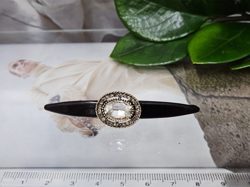 Заколка 1915001602100: цена 230 рублей.