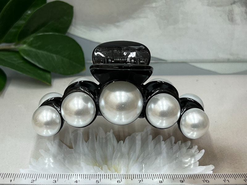 Заколка 1743001600143: цена 200 рублей.