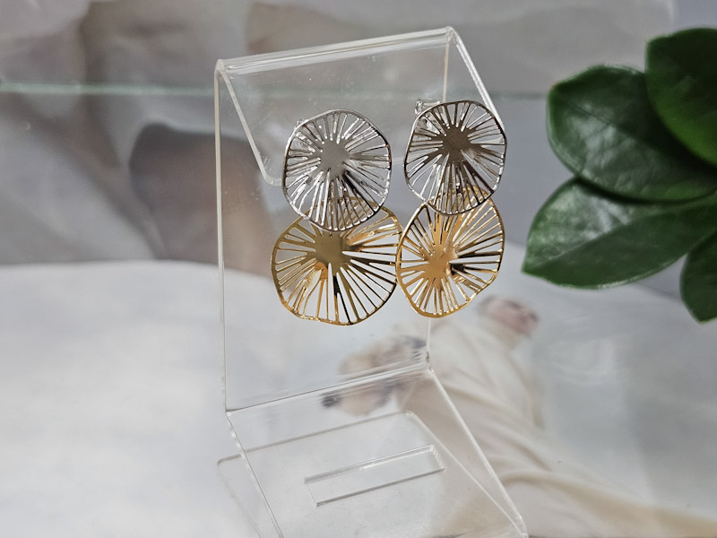 Серьги 2189002600017: цена 495 рублей.