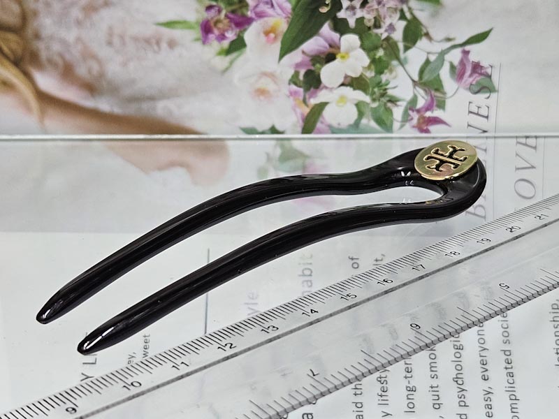 Заколка 1045001600070: цена 200 рублей.