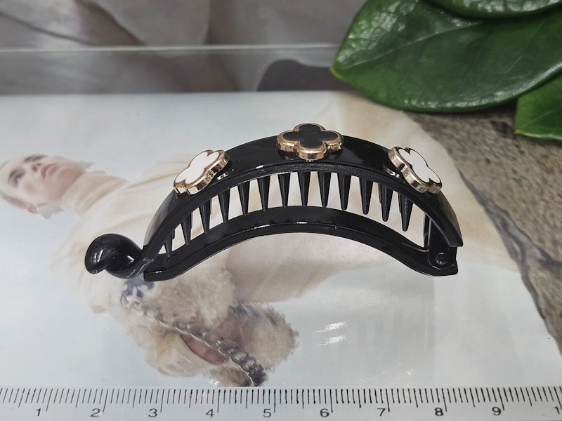 Заколка 1103001600015: цена 200 рублей.