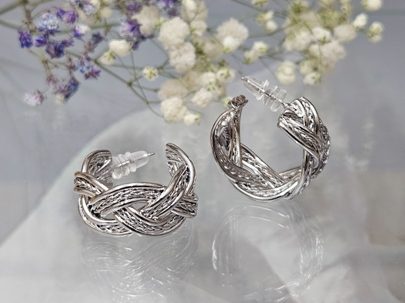 Серьги 2244026600396: цена 580 рублей.