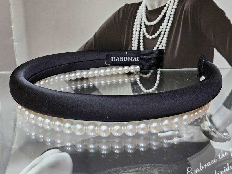 Ободок 2036001600602: цена 330 рублей.