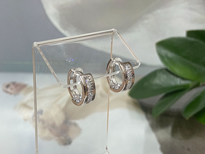 Серьги 1954004300101: цена 325 рублей.