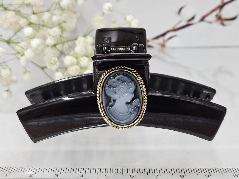 Заколка 1039001600666: цена 410 рублей.