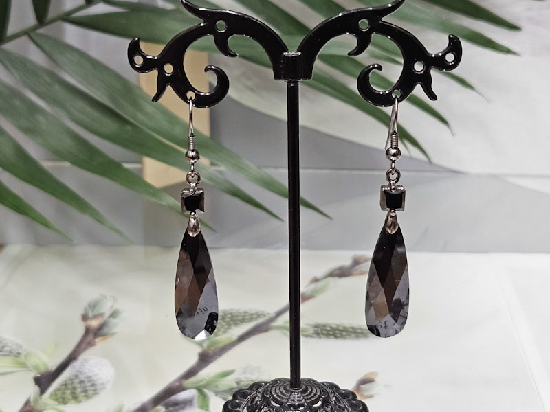 Серьги 1448002600221: цена 820 рублей.