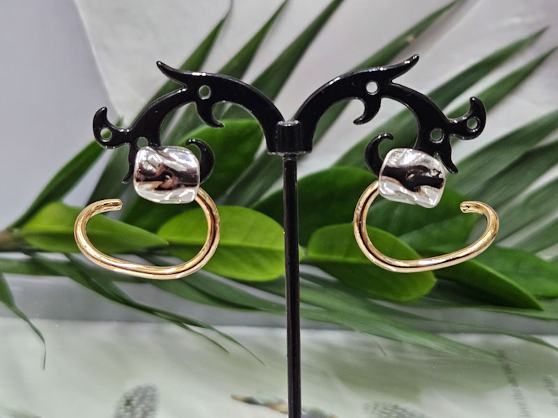 Серьги 2162002600133: цена 625 рублей.