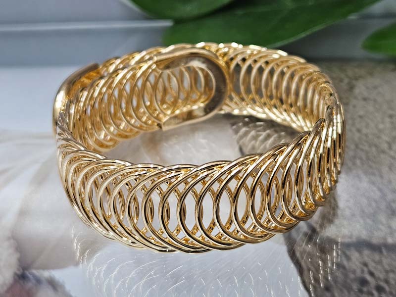 Браслет 1021002600059: цена 330 рублей.