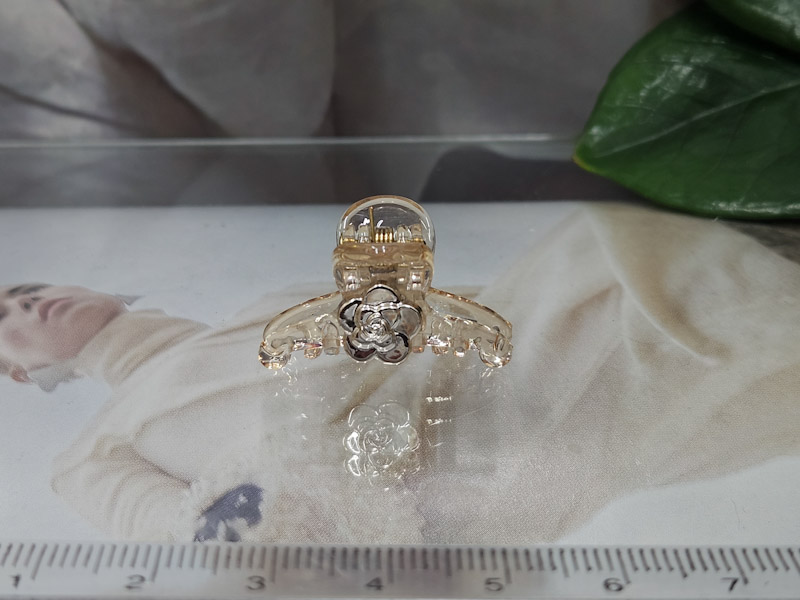 Заколка 1045001600308: цена 85 рублей.