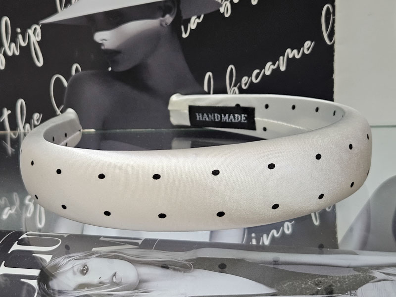 Ободок 1149001600099: цена 360 рублей.