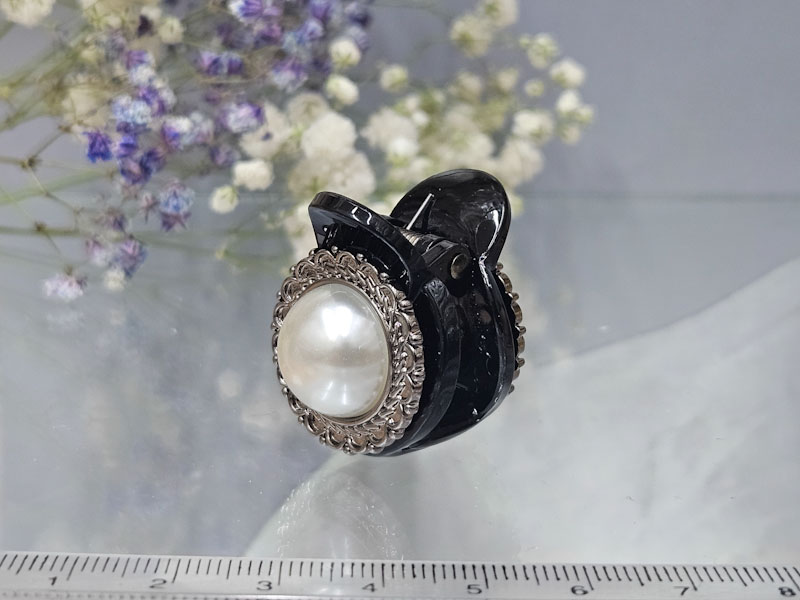 Заколка 1915001601370: цена 200 рублей.