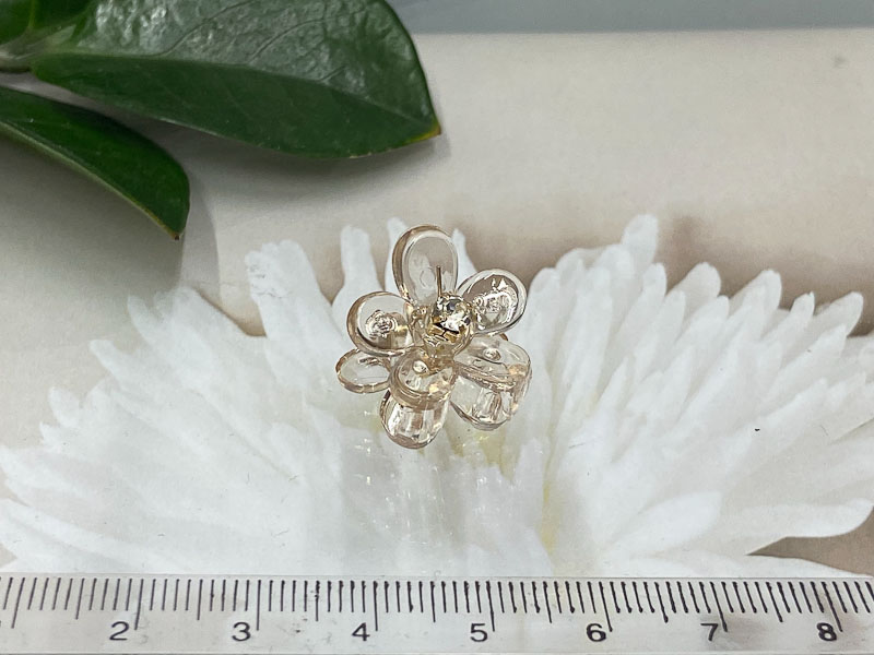 Заколка 1039001600369: цена 85 рублей.