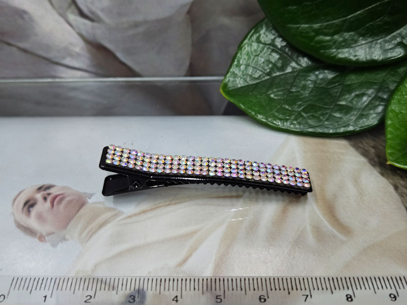 Заколка 1103001600213: цена 115 рублей.