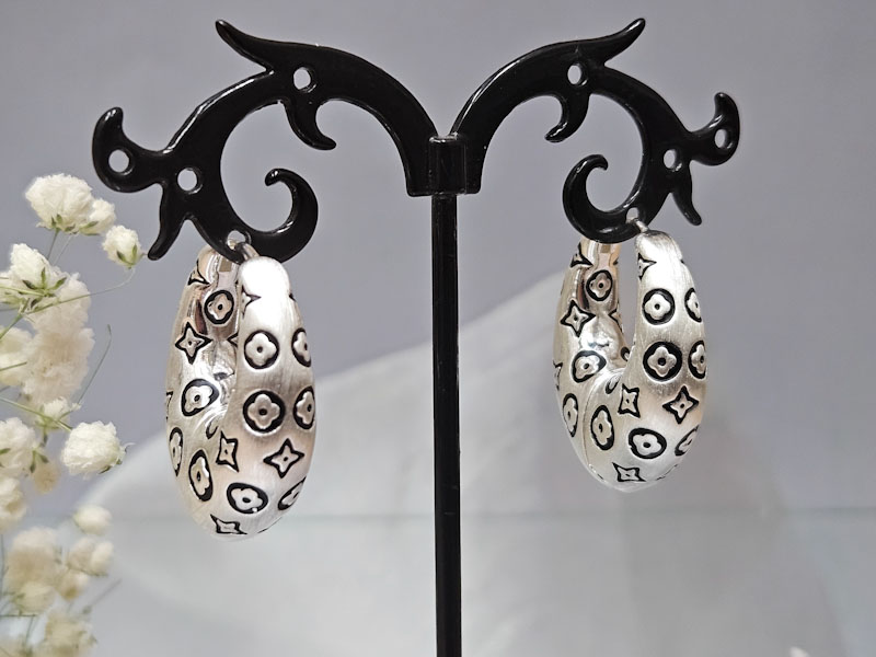 Серьги 2246026600017: цена 750 рублей.