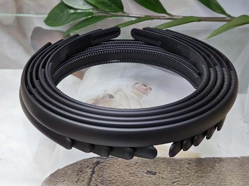 Ободок 1489001600034: цена 900 рублей.