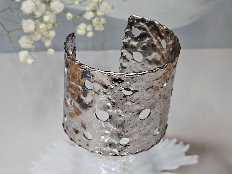 Браслет 1962002600413: цена 655 рублей.