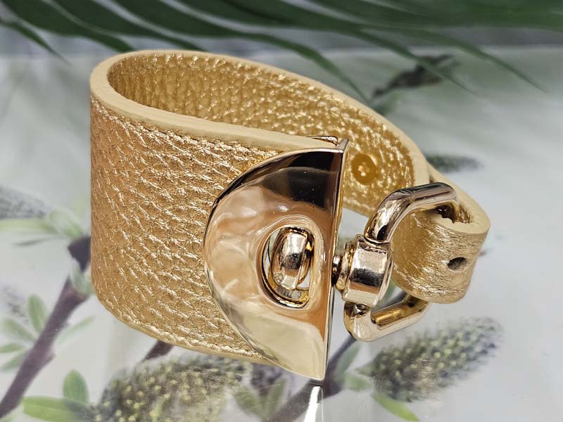 Браслет 2193002600113: цена 1475 рублей.