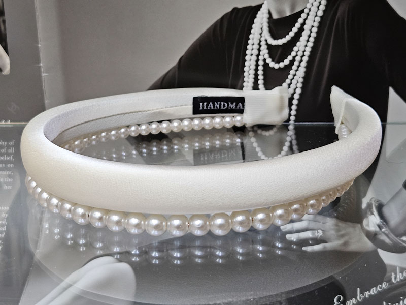 Ободок 2036001600619: цена 330 рублей.