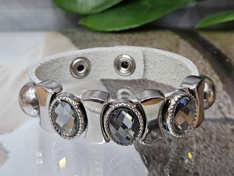 Браслет 1120002600370: цена 790 рублей.