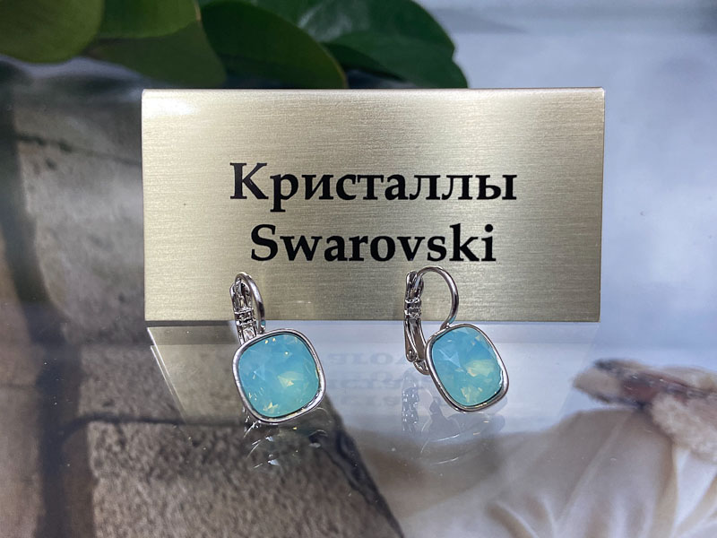 Серьги 1316004300145: цена 1460 рублей.