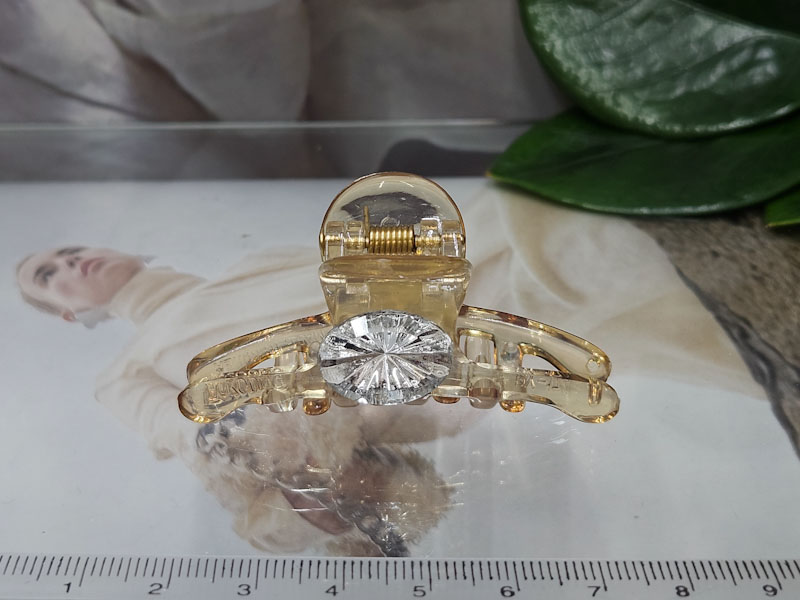 Заколка 1061001600292: цена 165 рублей.