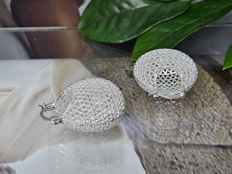 Серьги 1036002600282: цена 820 рублей.