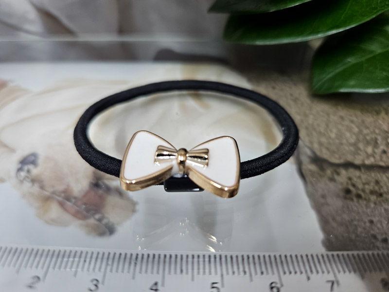 Резинка 1039001600161: цена 100 рублей.