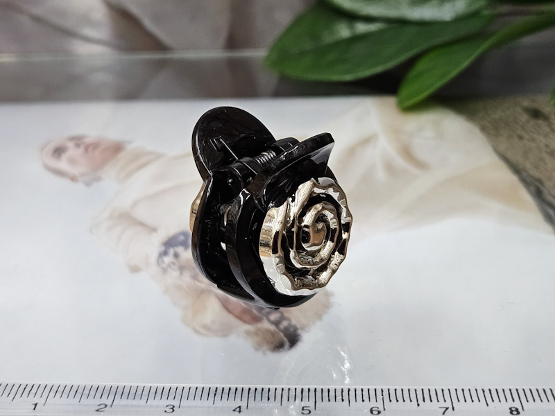 Заколка 1061001600087: цена 180 рублей.