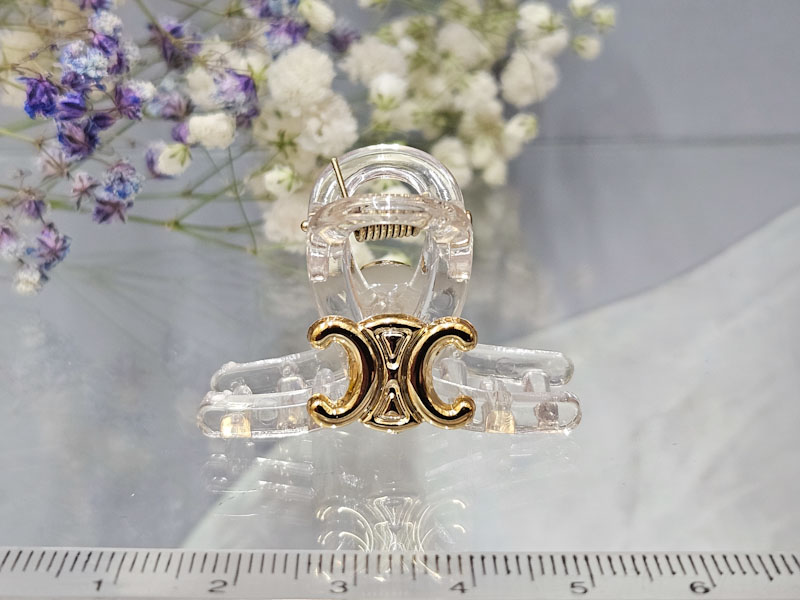 Заколка 1045001600438: цена 135 рублей.