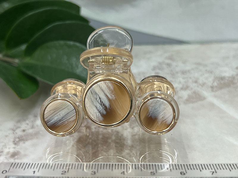 Заколка 1915001602308: цена 360 рублей.