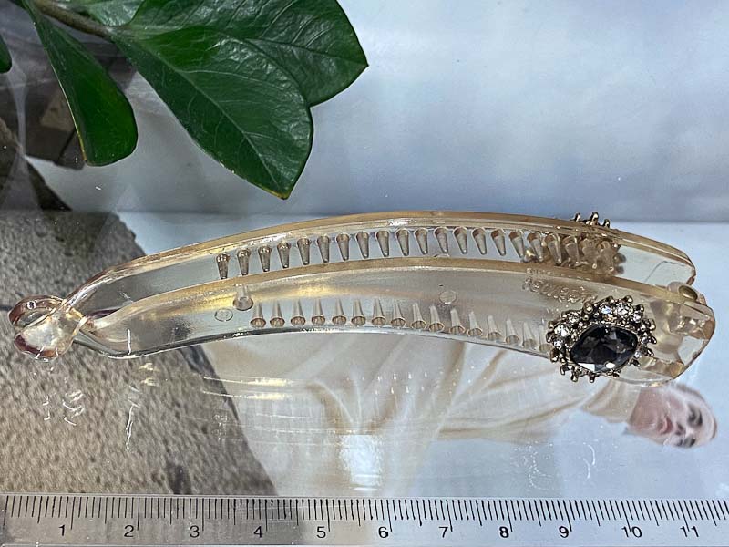 Заколка 1103001600107: цена 330 рублей.