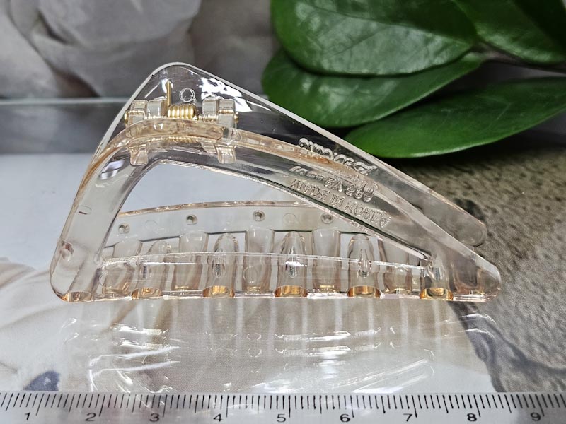 Заколка 1833001600509: цена 70 рублей.