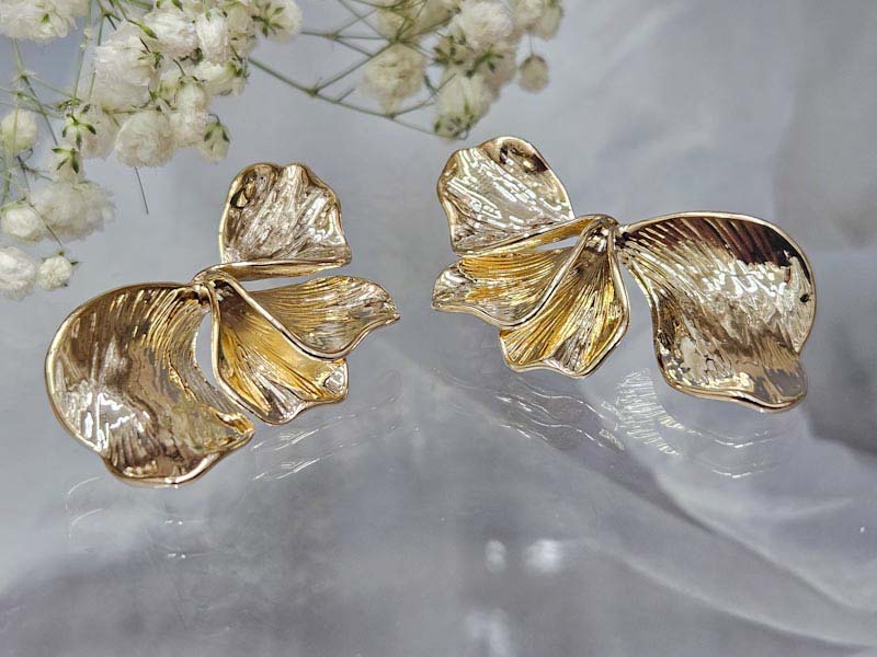 Серьги 2244026600075: цена 605 рублей.