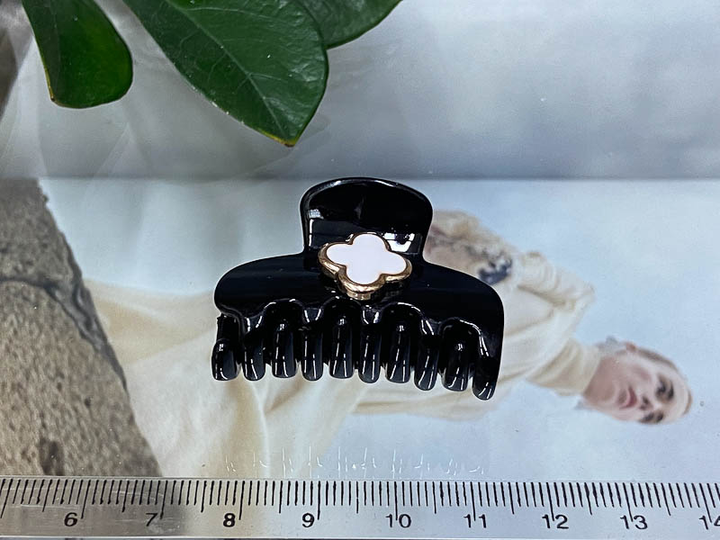 Заколка 1039001600260: цена 135 рублей.