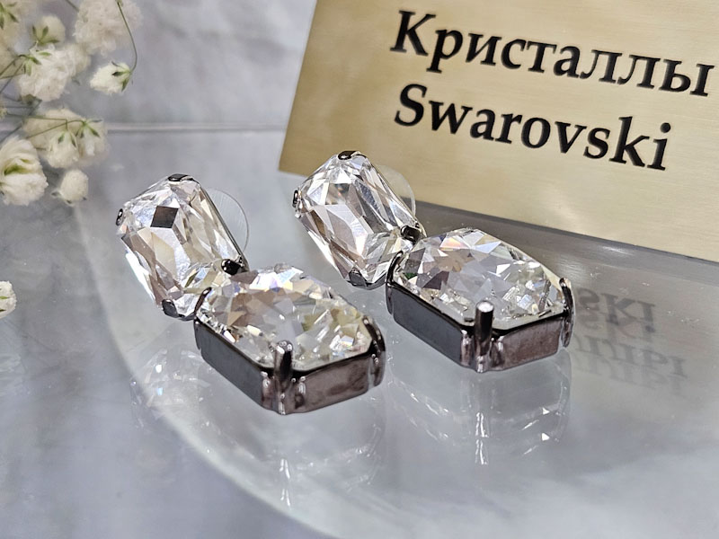 Серьги 1448002600283: цена 985 рублей.