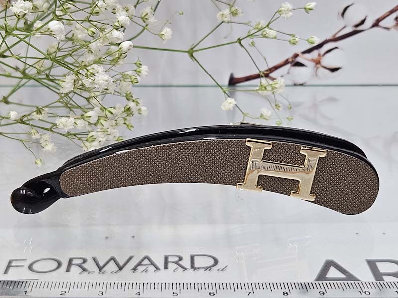 Заколка 1091001600053: цена 410 рублей.