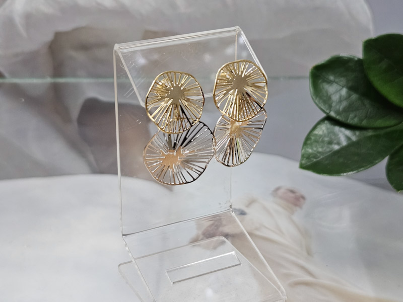 Серьги 2189002600024: цена 495 рублей.