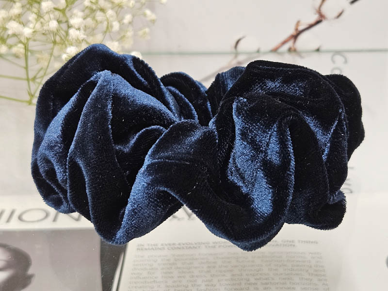 Резинка 2142001600013: цена 200 рублей.