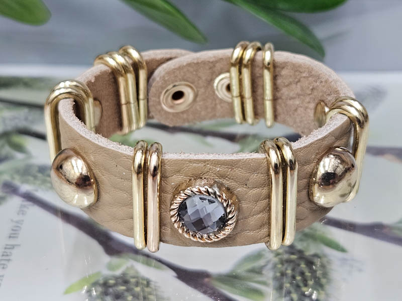 Браслет 1120002600042: цена 740 рублей.