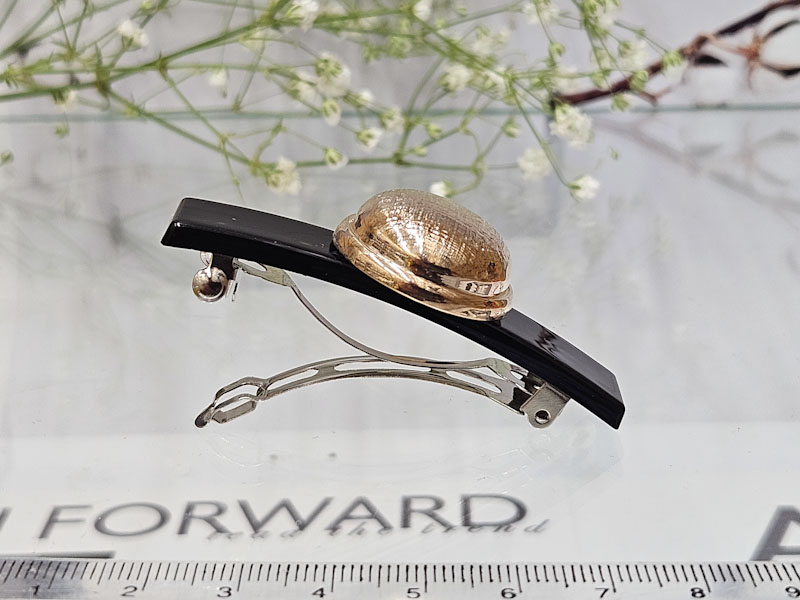 Заколка 1915001600663: цена 215 рублей.