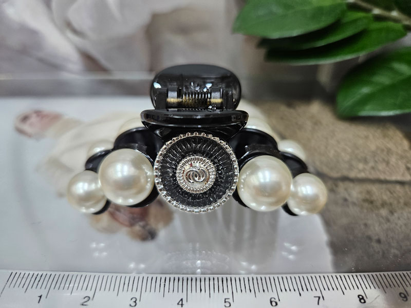 Заколка 1045001600278: цена 330 рублей.