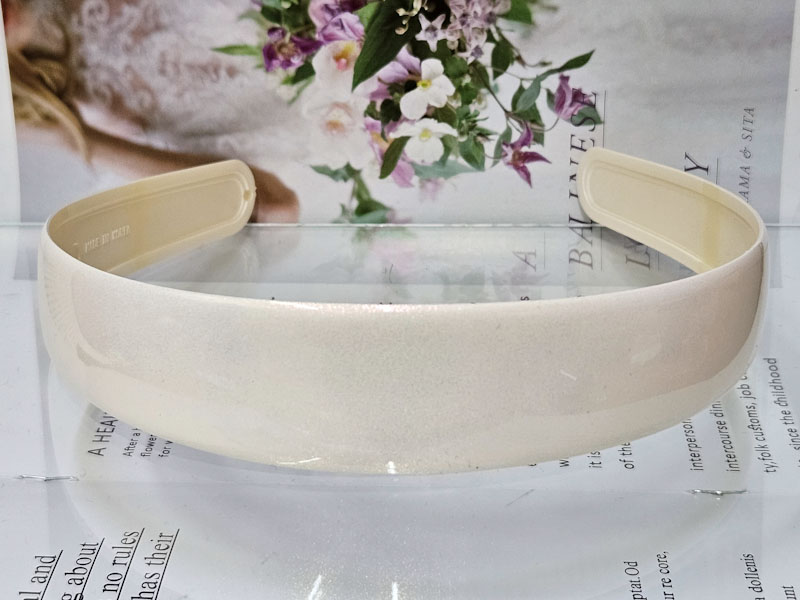 Ободок 1085001600205: цена 200 рублей.